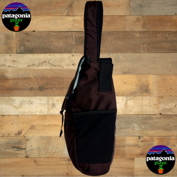 Patagonia Messenger Bag - Picture 4 of 11